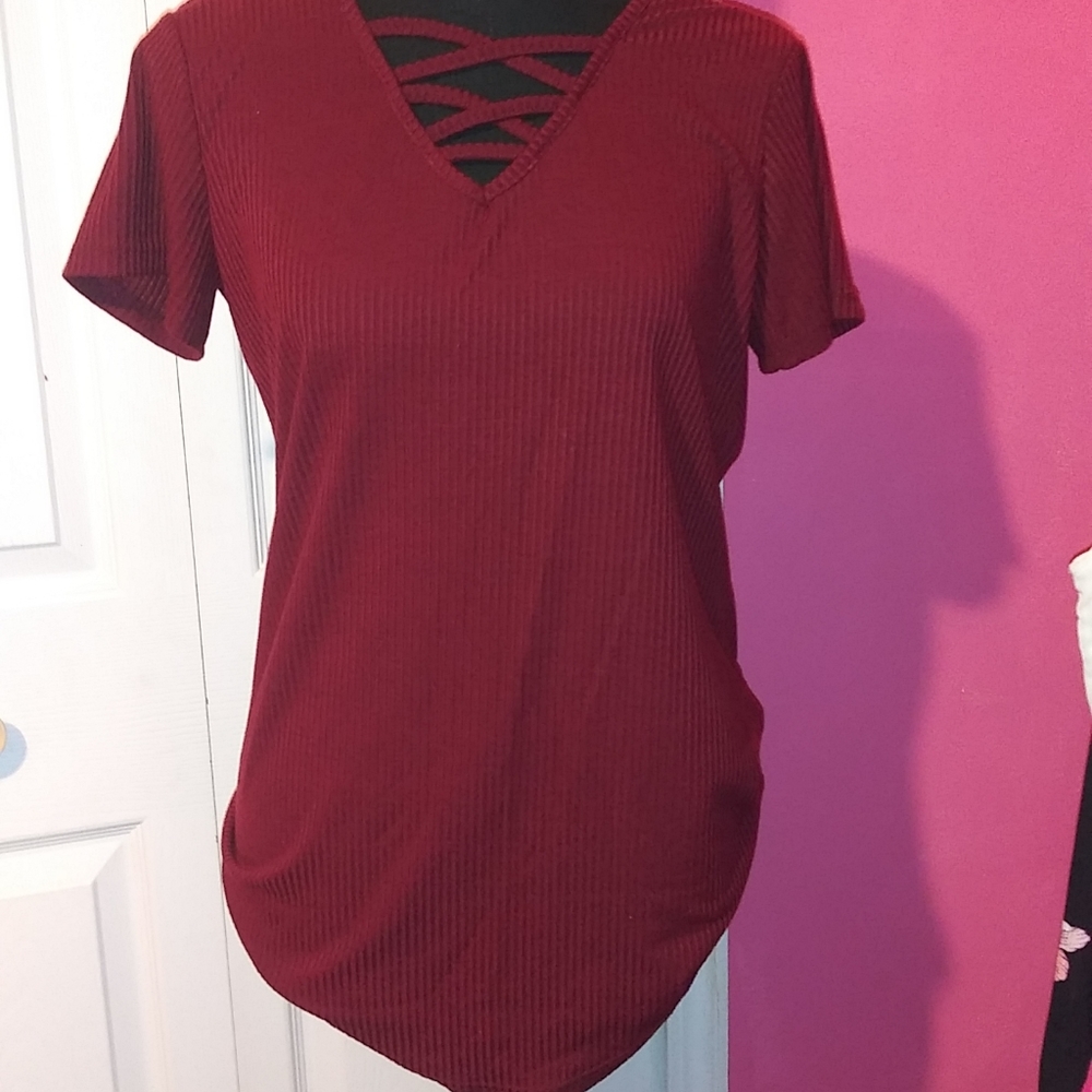 Tops - Picture 2 of 7
